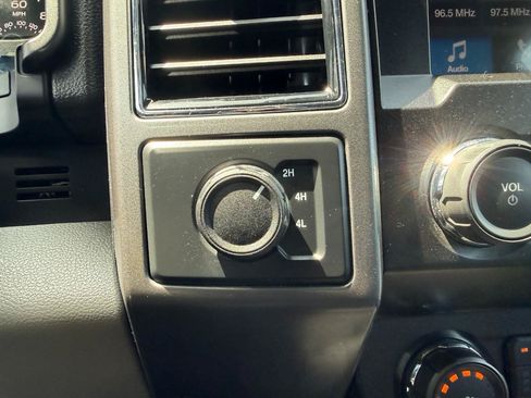 Used 2019 Ford F150 XLT w/ Equipment Group 302A Luxury AWD/4WD image 43