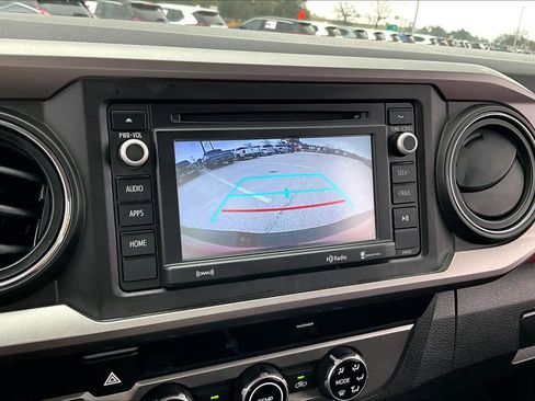 Used 2017 Toyota Tacoma SR5 image 27