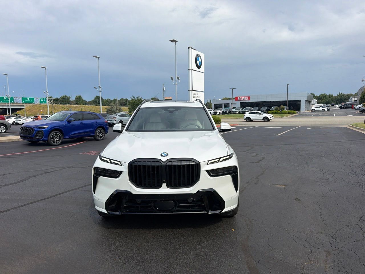 Used 2025 BMW X7 xDrive40i w/ Executive Package AWD/4WD image 8