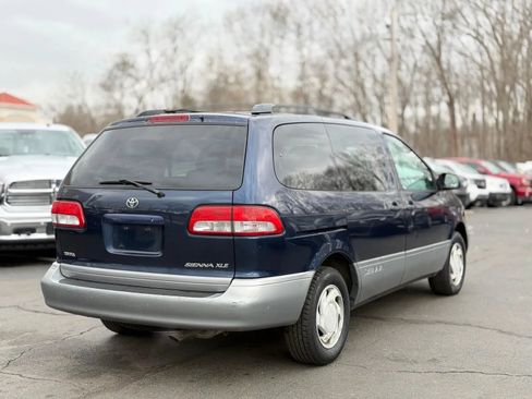 Used 2001 Toyota Sienna XLE image 5