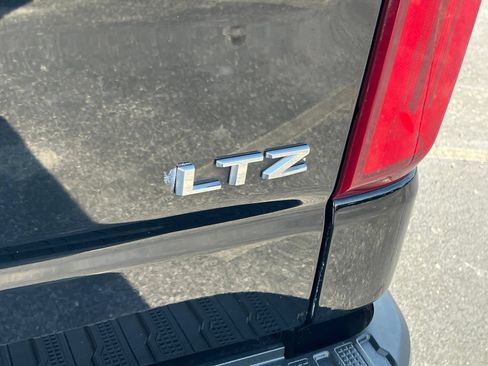 Used 2020 Chevrolet Silverado 1500 LTZ w/ LTZ Plus Package AWD/4WD image 12