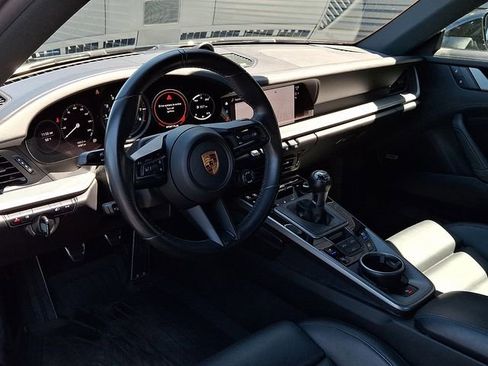 Certified 2022 Porsche 911 Carrera 4S AWD/4WD image 4