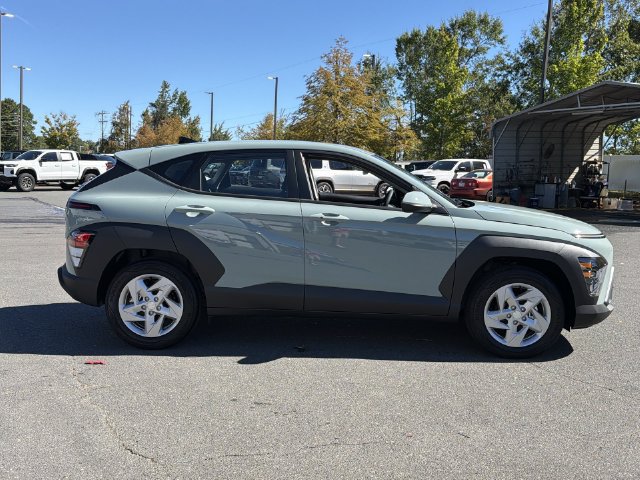 Used 2027 Hyundai Kona SE FWD image 13