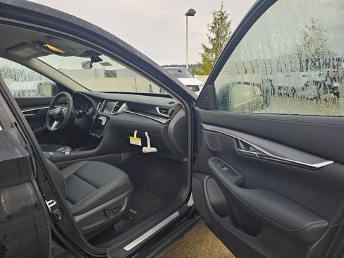 New 2025 INFINITI QX50 Pure image 12