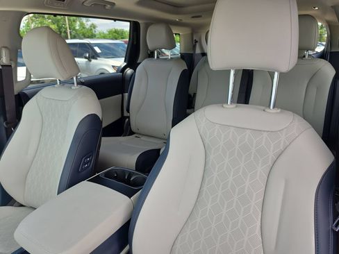 New 2026 Kia Carnival SX FWD image 23