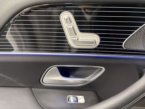 Used 2024 Mercedes-Benz GLS 450 4MATIC image 28