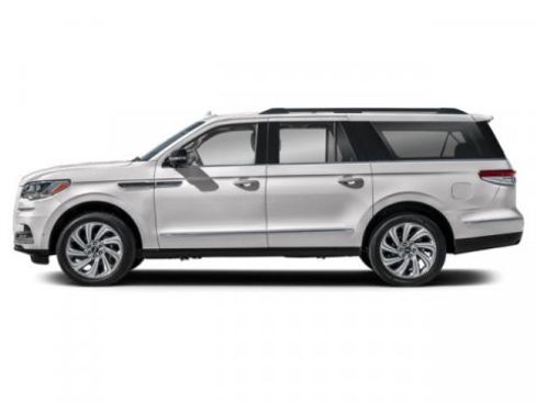 Used 2024 Lincoln Navigator L Reserve image 4