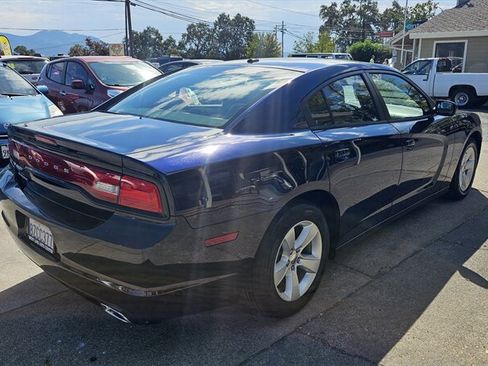 Used 2012 Dodge Charger SE w/ Connectivity Group image 3