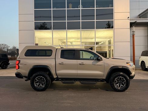 Used 2024 Chevrolet Colorado ZR2 w/ Technology Package image 5