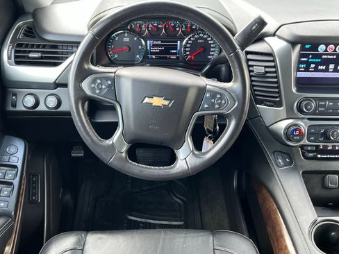 Used 2017 Chevrolet Suburban LT image 14