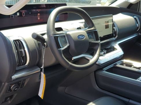 New 2026 Ford Expedition Platinum AWD/4WD image 13