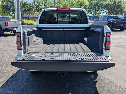 Used 2024 Nissan Frontier SV w/ SV Convenience Package RWD image 14