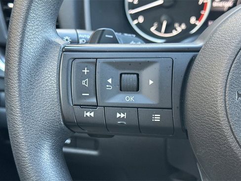 Used 2024 Nissan Rogue SV image 26