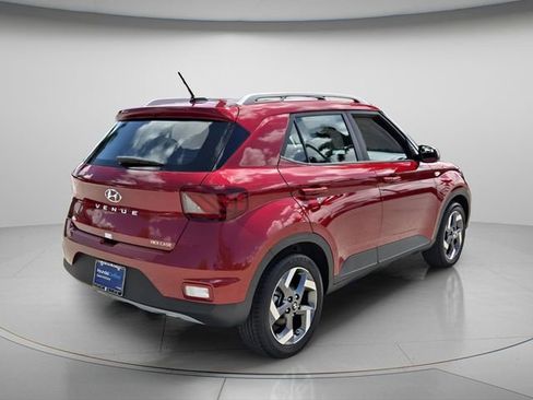 Certified 2025 Hyundai Venue Limited FWD image 7