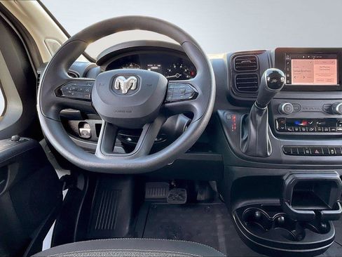 Used 2025 RAM ProMaster 2500 w/ Convenience Group image 6