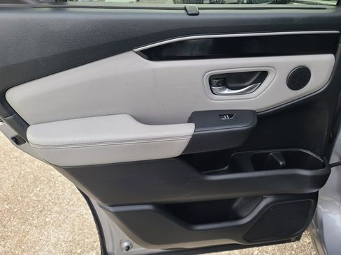 Certified 2023 Honda Pilot Touring image 15