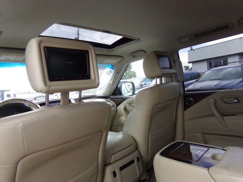 Used 2013 INFINITI QX56 4WD w/ Deluxe Touring Pkg image 19