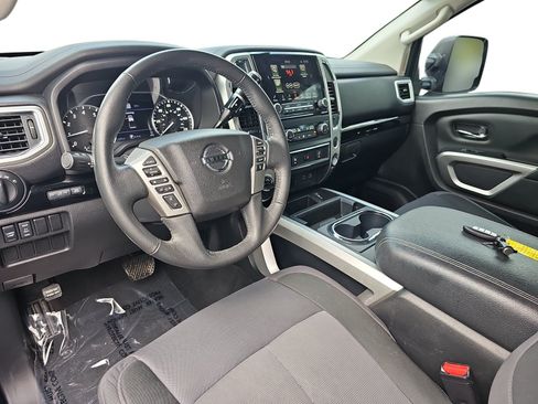 Used 2021 Nissan Titan SV w/ SV Convenience Package AWD/4WD image 13
