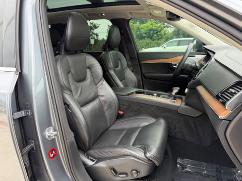 Used 2016 Volvo XC90 T6 Inscription w/ Protection Package Plus AWD/4WD image 10