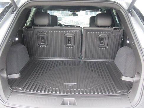 New 2025 Cadillac XT5 Luxury image 27