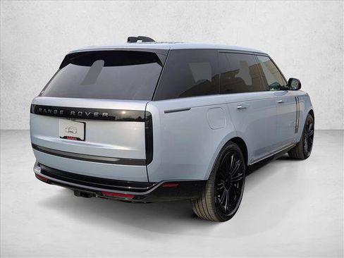 New 2026 Land Rover Range Rover Long Wheelbase SE image 2