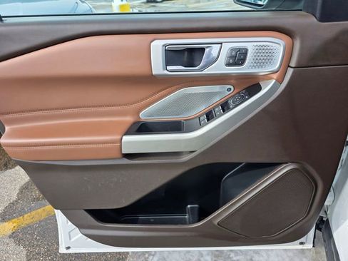 Used 2021 Ford Explorer King Ranch w/ Premium Technology Package AWD/4WD image 23