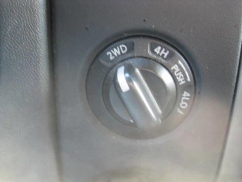 Used 2012 Nissan Titan SV image 30