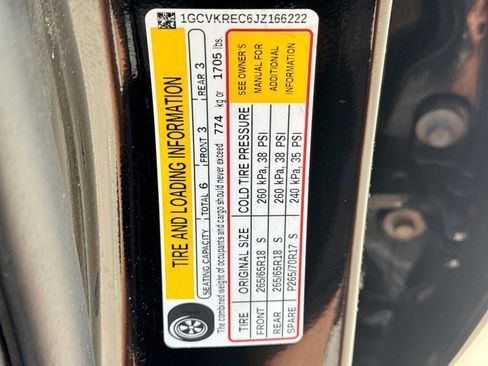 Used 2018 Chevrolet Silverado 1500 LT w/ Midnight Edition AWD/4WD image 31