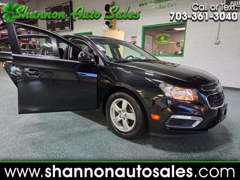 Used 2015 Chevrolet Cruze LT FWD image 1