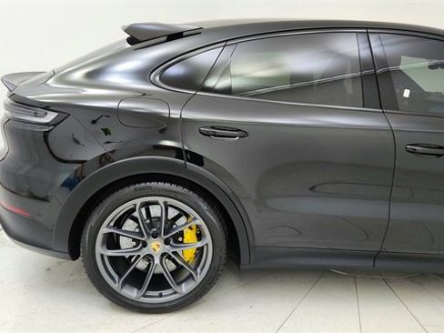 Used 2024 Porsche Cayenne Turbo GT image 12
