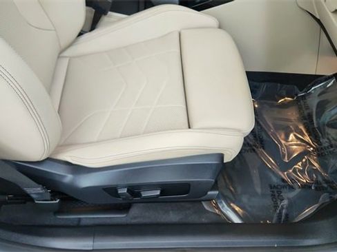 Used 2025 BMW X2 xDrive28i image 22