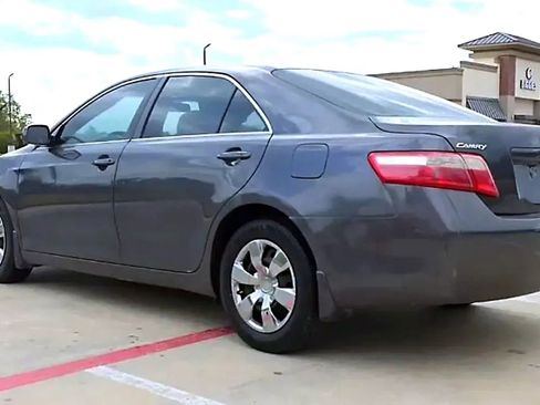 Used 2009 Toyota Camry LE image 9