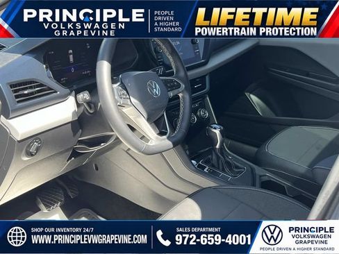 Used 2023 Volkswagen Taos SE w/ Panoramic Sunroof Package FWD image 11