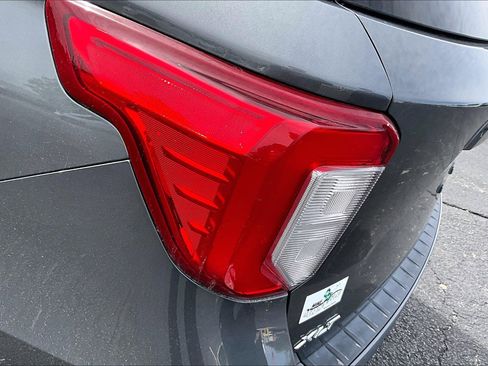Used 2023 Ford Explorer XLT w/ Equipment Group 202A AWD/4WD image 29