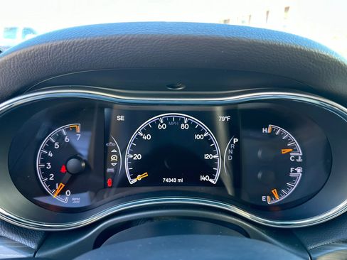 Used 2021 Jeep Grand Cherokee Laredo X image 21