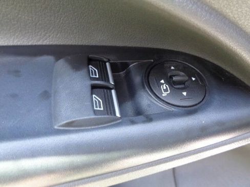 Used 2021 Ford Transit Connect XLT FWD image 12