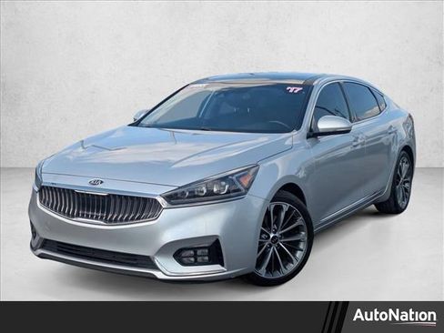 Used 2017 Kia Cadenza Technology image 1