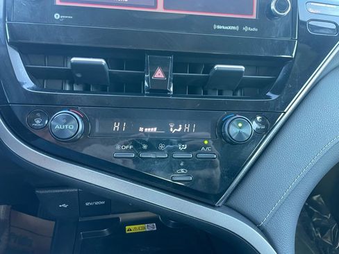 Used 2024 Toyota Camry XSE FWD image 11