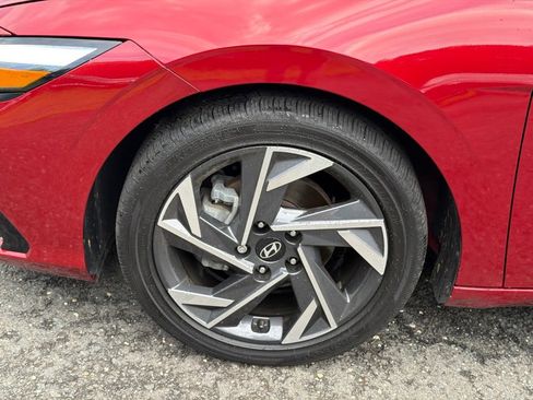 Certified 2025 Hyundai Elantra SEL FWD image 5