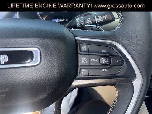 Used 2024 Jeep Grand Cherokee Limited AWD/4WD image 19