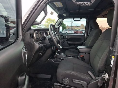 Used 2018 Jeep Wrangler Sport AWD/4WD image 11