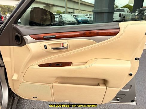 Used 2016 Lexus LS 460 w/ Comfort Package RWD image 32