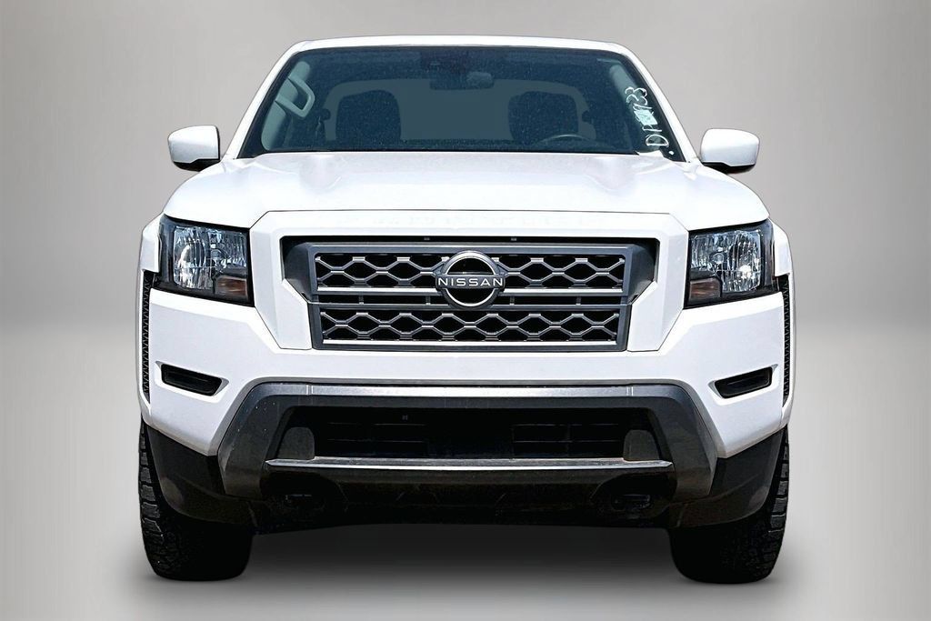 Used 2024 Nissan Frontier SV w/ Technology Package AWD/4WD image 2