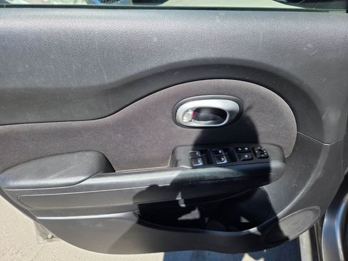 Used 2019 Kia Soul + FWD image 5