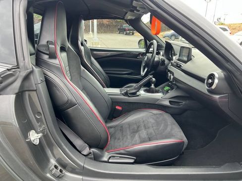 Used 2019 MAZDA MX-5 Miata RF Grand Touring RWD image 9