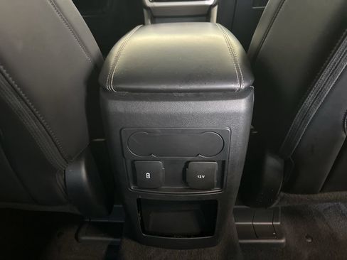 Used 2023 Ford Explorer XLT w/ Equipment Group 202A AWD/4WD image 25