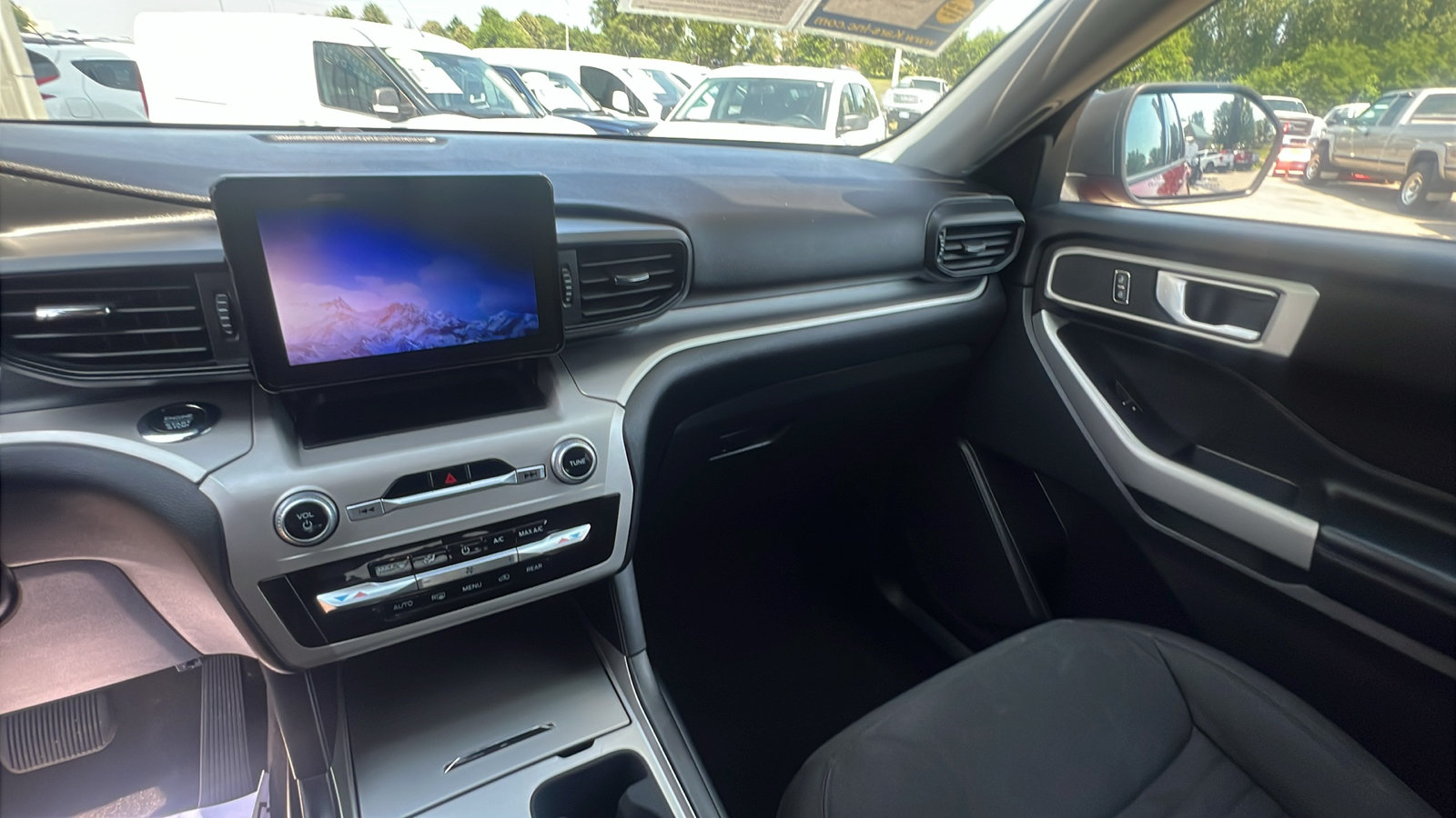 Used 2020 Ford Explorer XLT RWD image 13