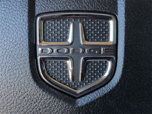 Used 2019 Dodge Journey SE w/ Blacktop Package image 12