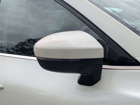 Used 2024 Nissan Pathfinder SV FWD image 10