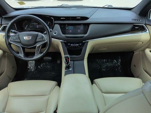Used 2019 Cadillac XT5 FWD image 15